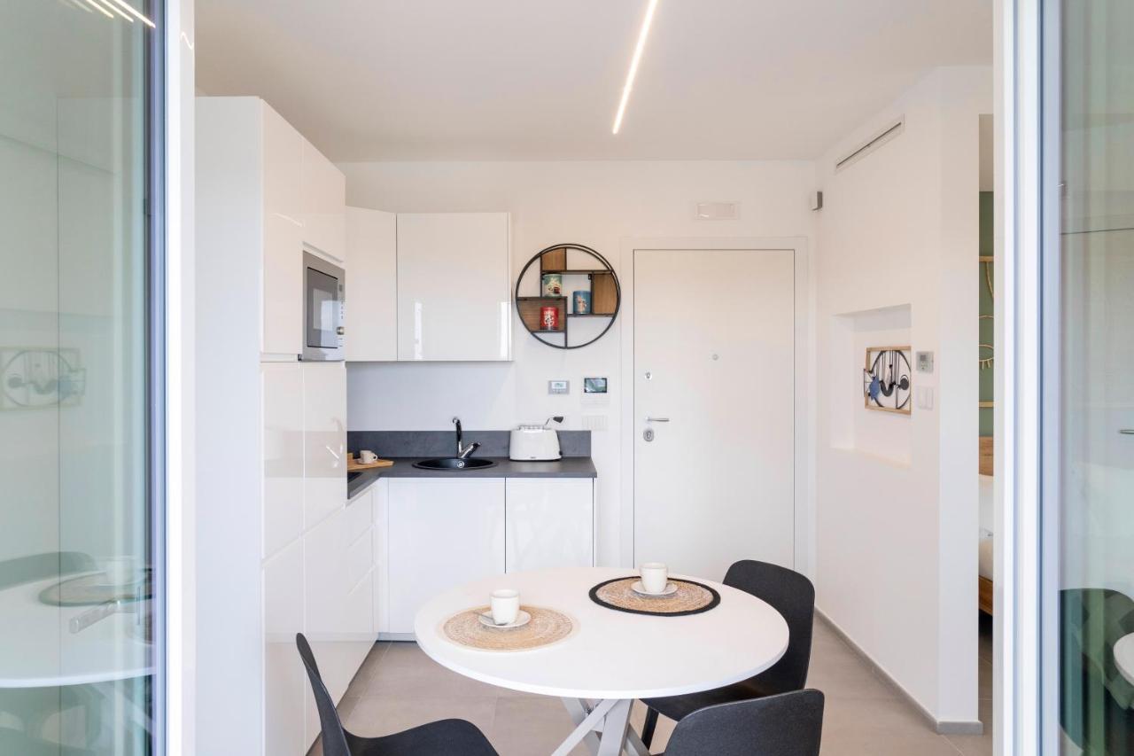 Gentile 46 Luxury Flat Lägenhet Bari Exteriör bild